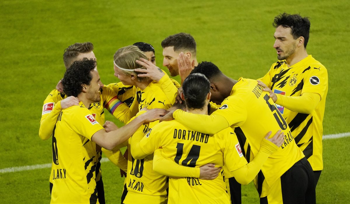 Dortmund-Spieler feiern